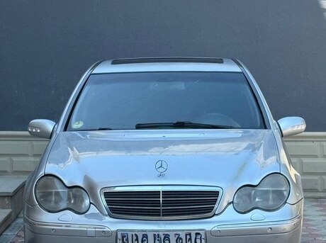 Mercedes C 200