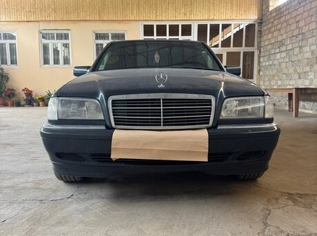 Mercedes C 240