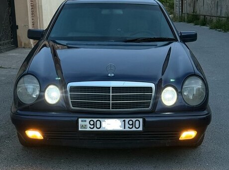 Mercedes E 200