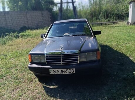 Mercedes 190