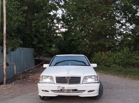 Mercedes C 200