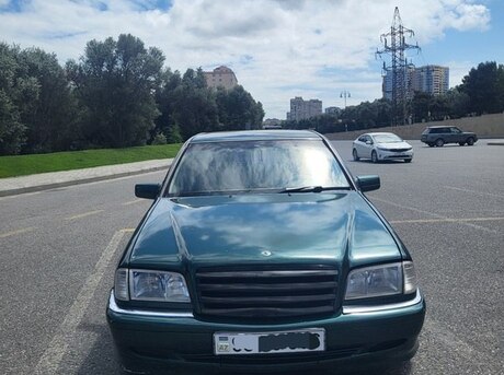 Mercedes C 240