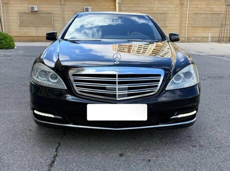 Mercedes S 550