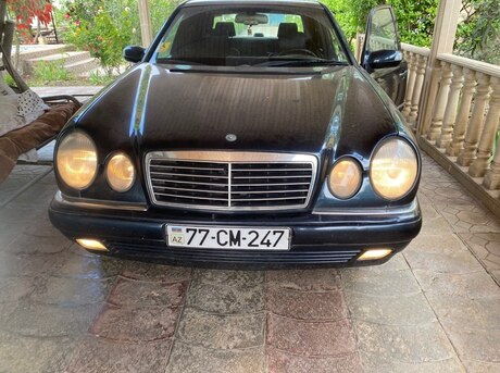 Mercedes E 230