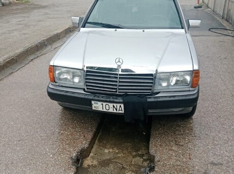 Mercedes 190