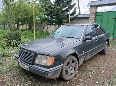 Mercedes 200 E