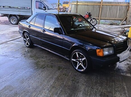 Mercedes 190