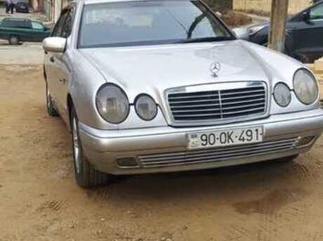 Mercedes E 220