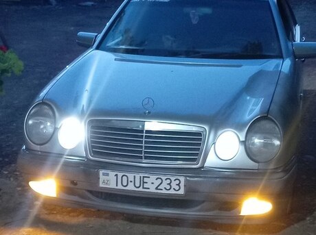 Mercedes E 320 4MATIC