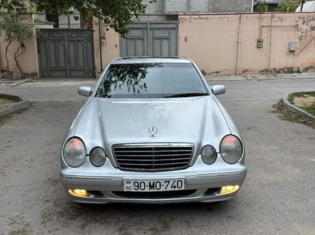 Mercedes E 240