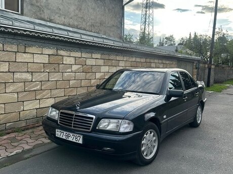 Mercedes C 200