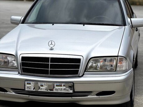 Mercedes C 180
