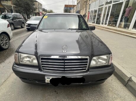 Mercedes C 180