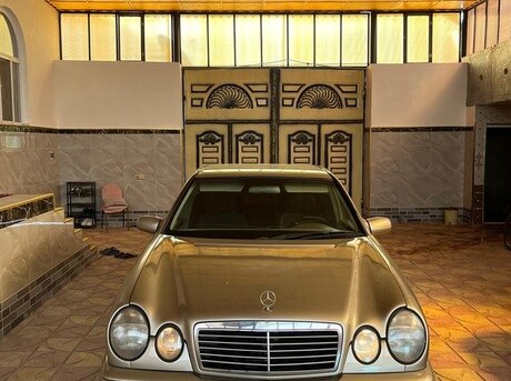 Mercedes E 240