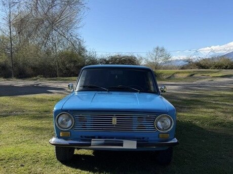 LADA (VAZ) 21011