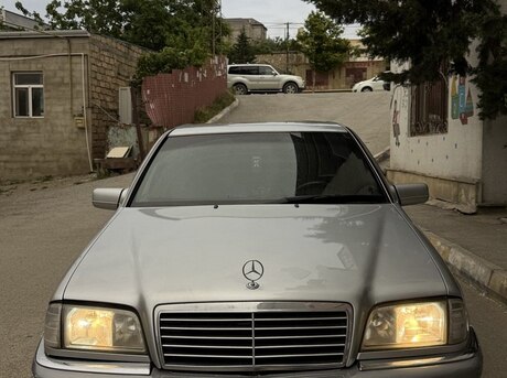 Mercedes C 180