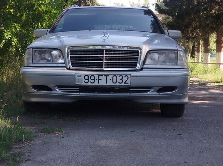 Mercedes C 200