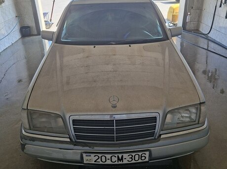 Mercedes C 200