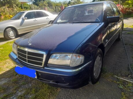 Mercedes C 240