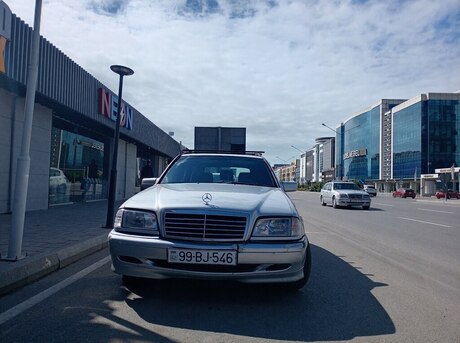 Mercedes C 180
