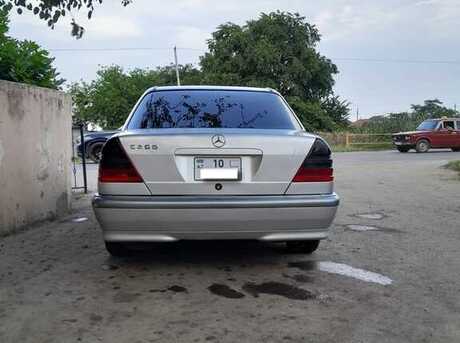 Mercedes C 200