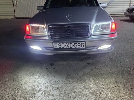 Mercedes C 180