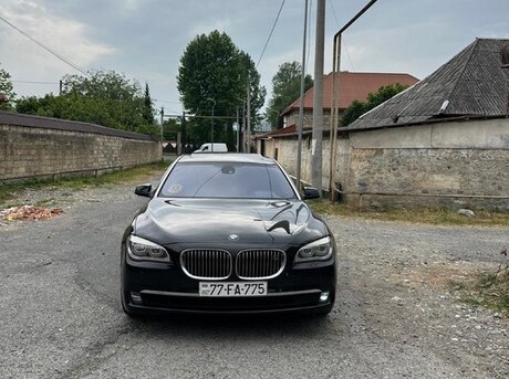 BMW 750