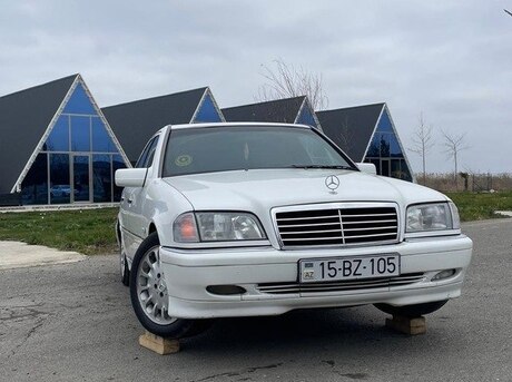 Mercedes C 240