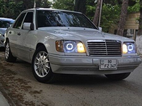 Mercedes E 200