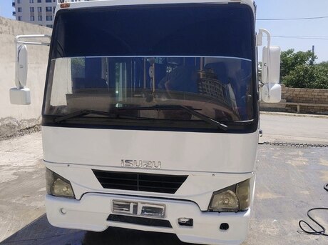 Isuzu NP 37
