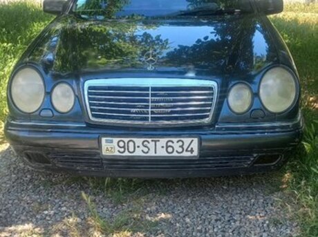 Mercedes E 230