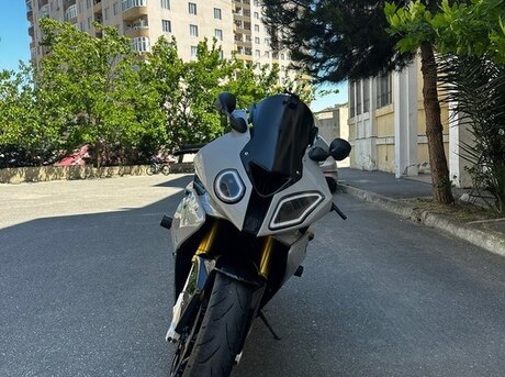 BMW S 1000 RR