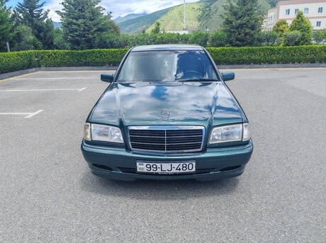 Mercedes C 180