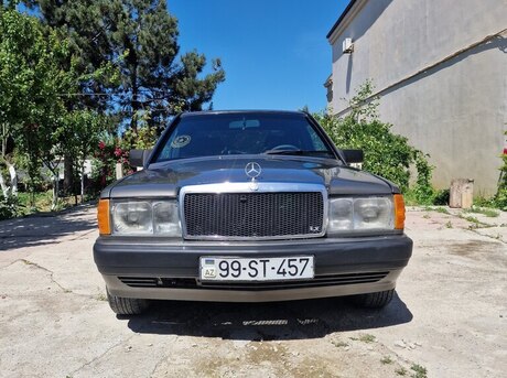 Mercedes 190