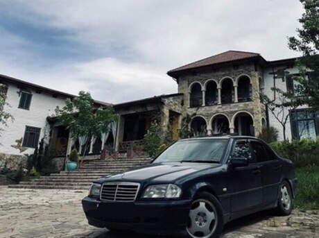 Mercedes C 180