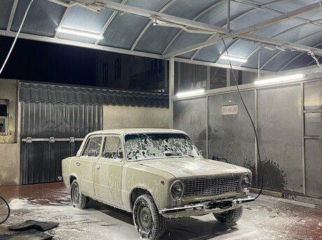LADA (VAZ) 21011