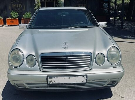 Mercedes E 240