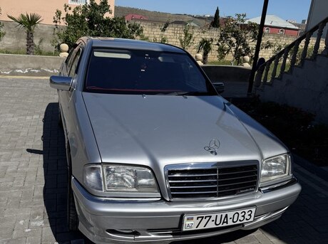 Mercedes C 200