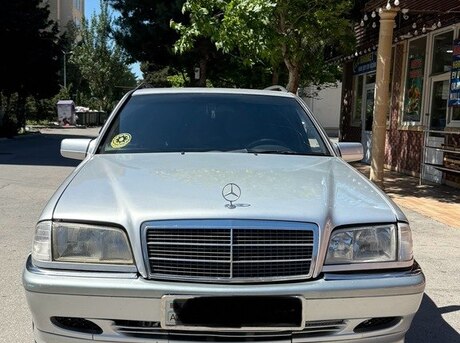 Mercedes C 180
