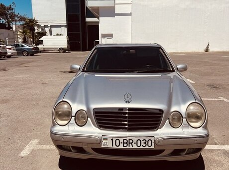 Mercedes E 320