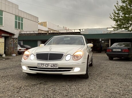 Mercedes E 240