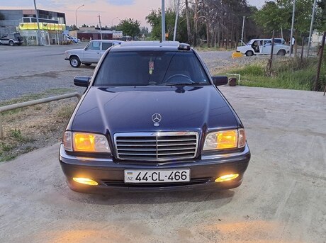 Mercedes C 240