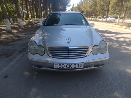 Mercedes C 200