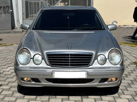 Mercedes E 240