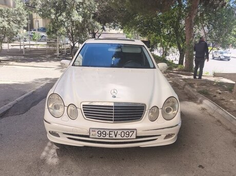 Mercedes E 320