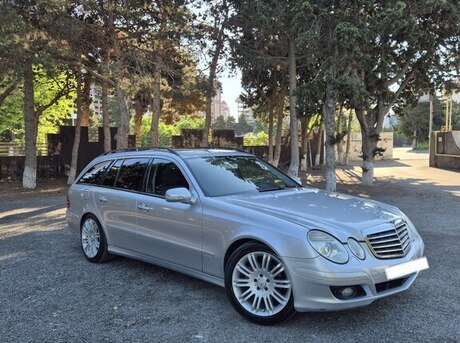 Mercedes E 220