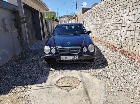 Mercedes E 200