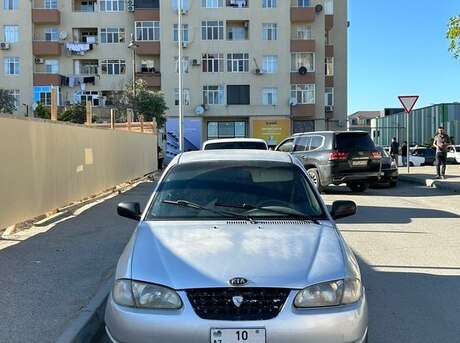 Kia Avella
