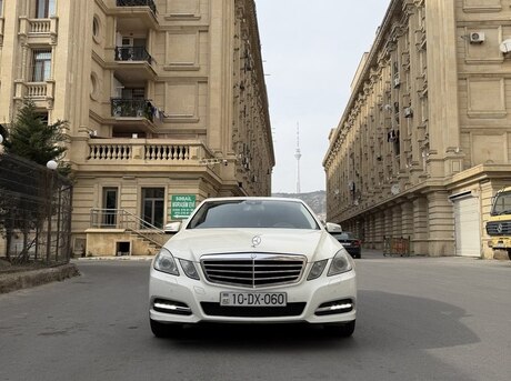 Mercedes E 200