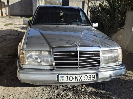 Mercedes E 220